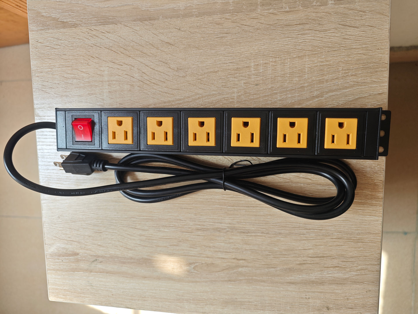 Middleway 6 Outlets Wall Mount Power Strip with 6 FT