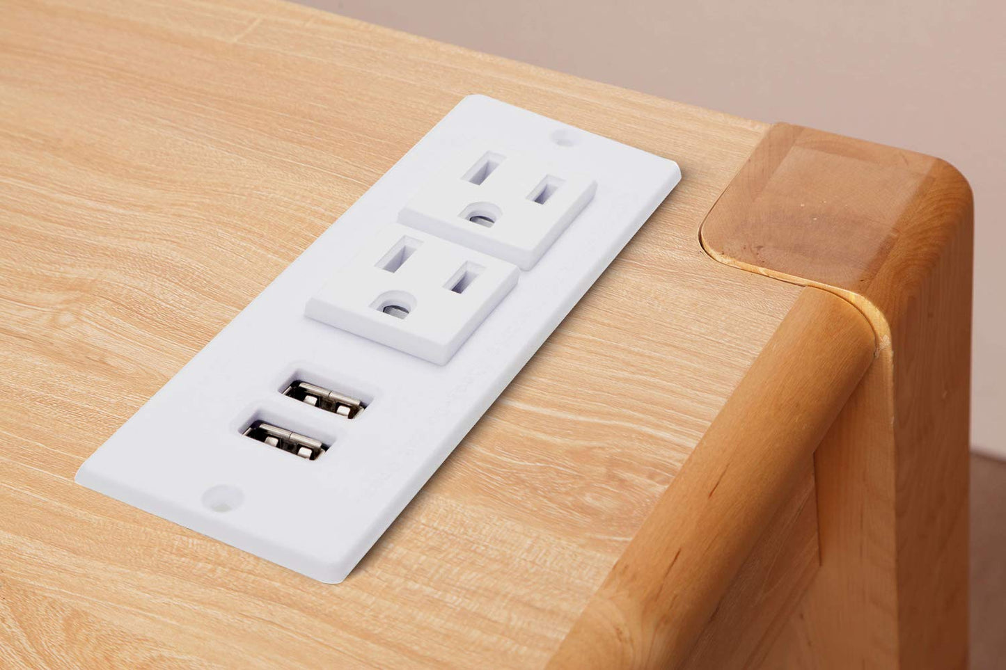 Desktop Power Grommet 2-Socket and 2-USB